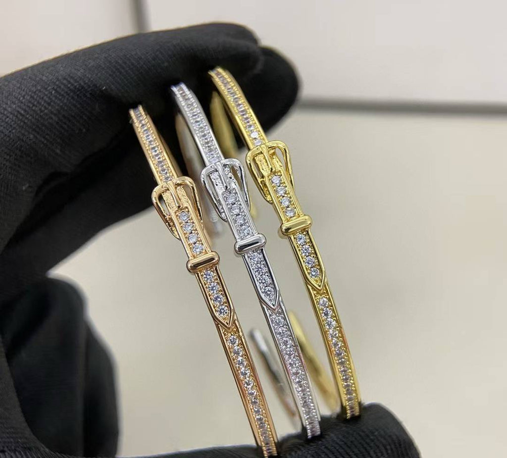 [Aura ] DIAMANTBESETZTES ARMBAND DREI FARBEN