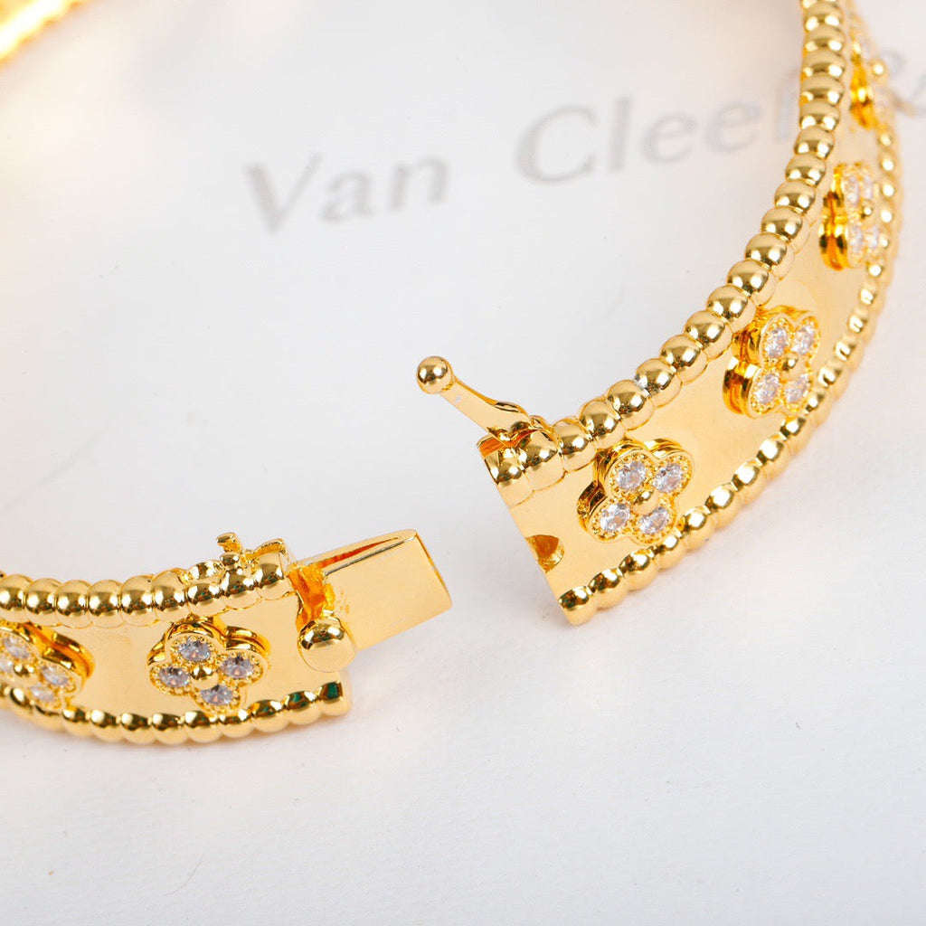 Aura CLOVER BRACELET 8MM DIAMONDS