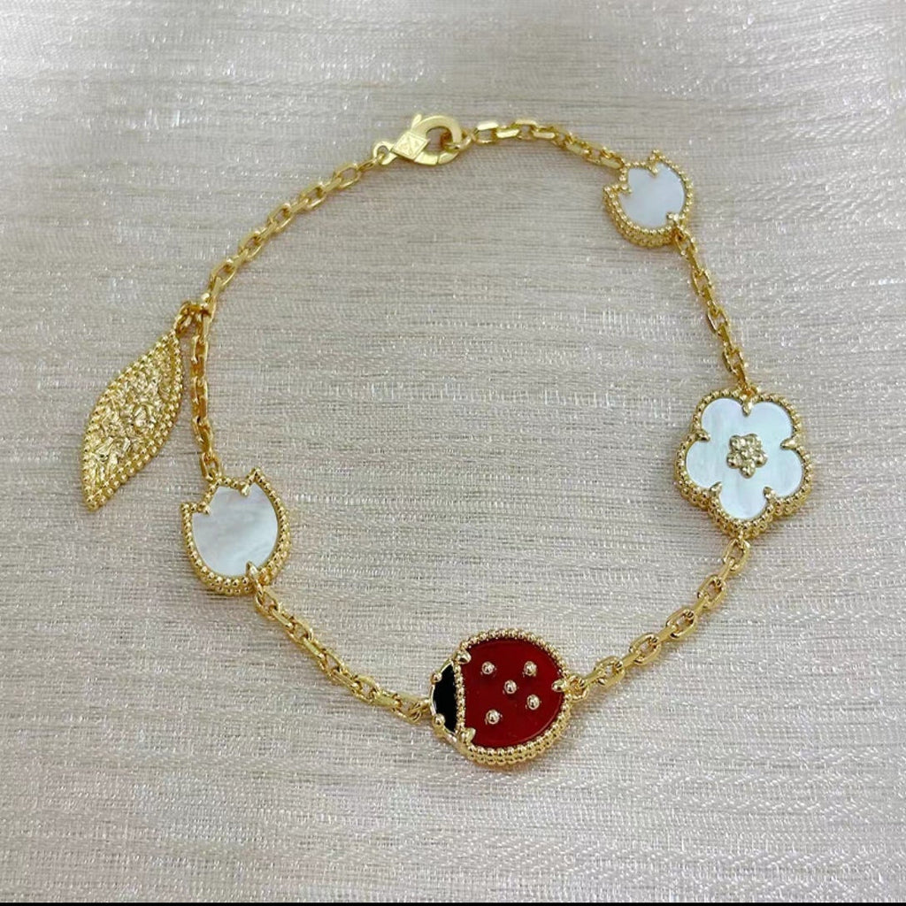 Aura LUCKY SPRING 5 MOTIF BRACELET