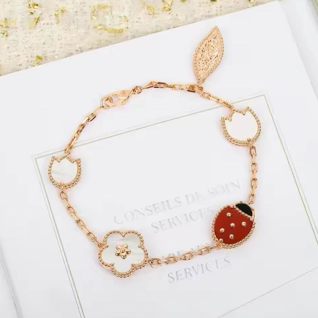 Aura LUCKY SPRING 5 MOTIF BRACELET
