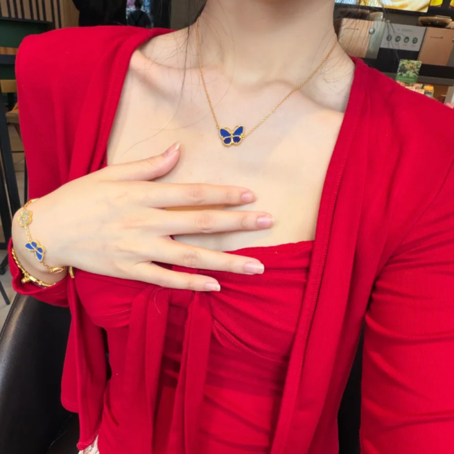 [Aura ] 2026 BUTTERFLY BLUE   NECKLACE
