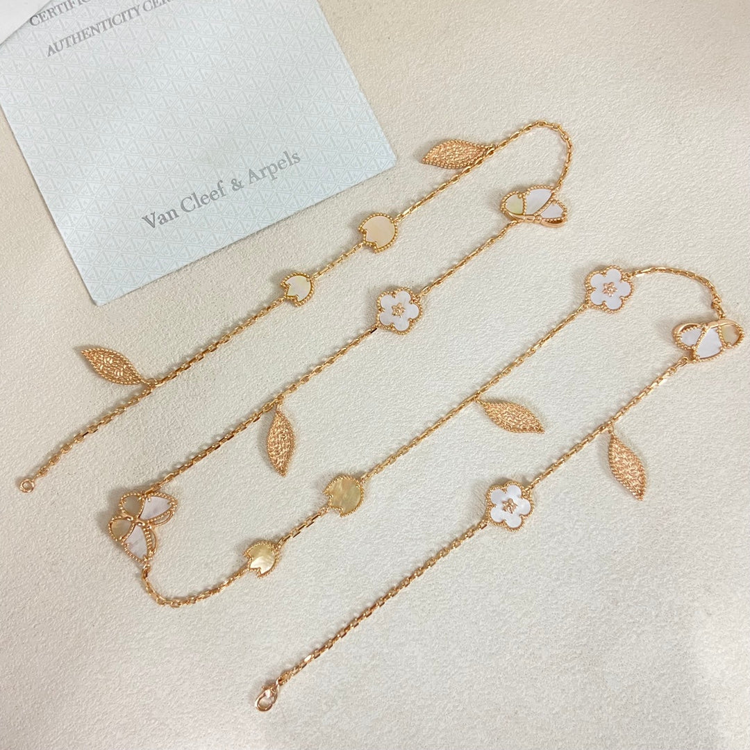 [Aura ] 26 NEW CLOVER LUCKY LIGHT YELLOW AND WHITE SET
