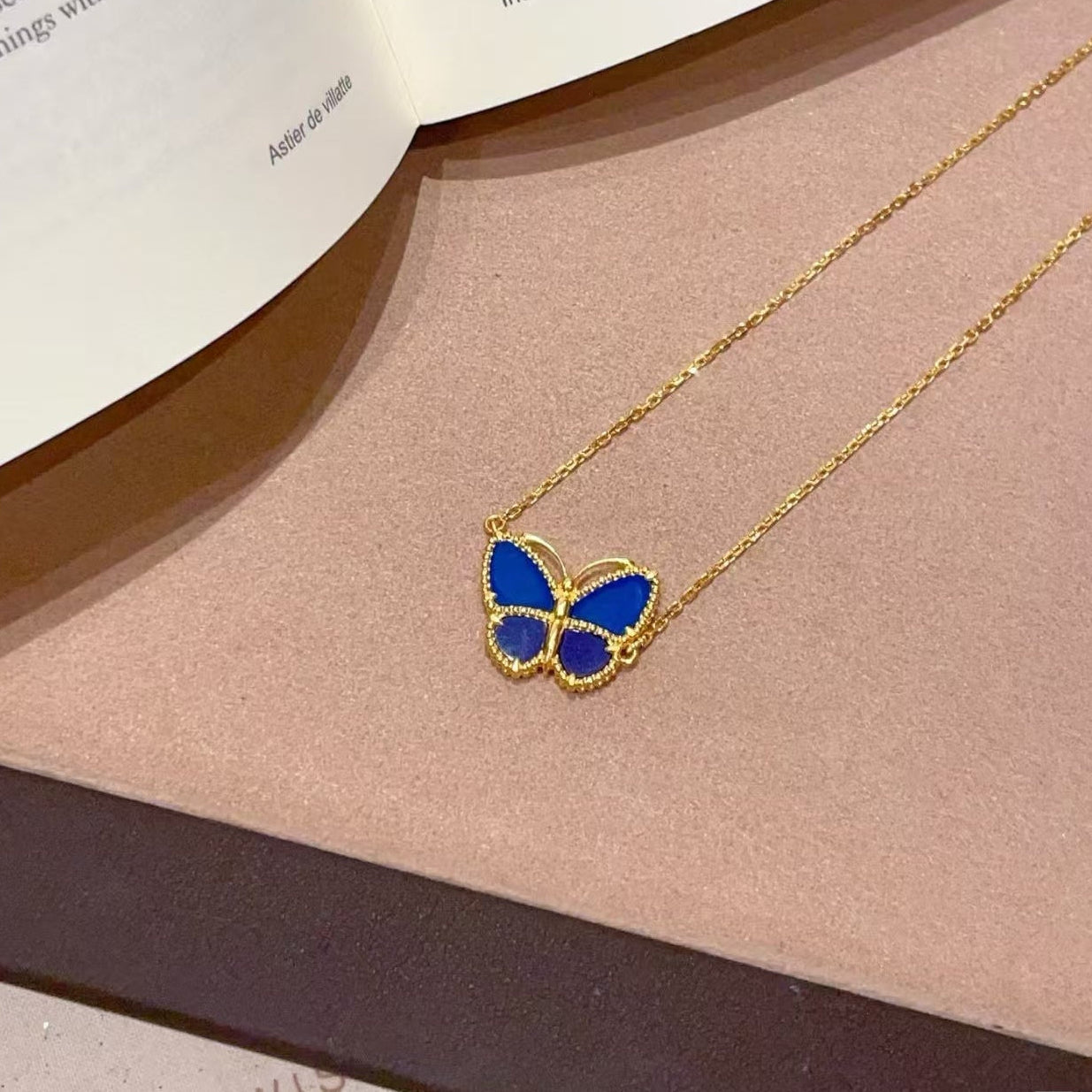 [Aura ] 2026 BUTTERFLY BLUE   NECKLACE