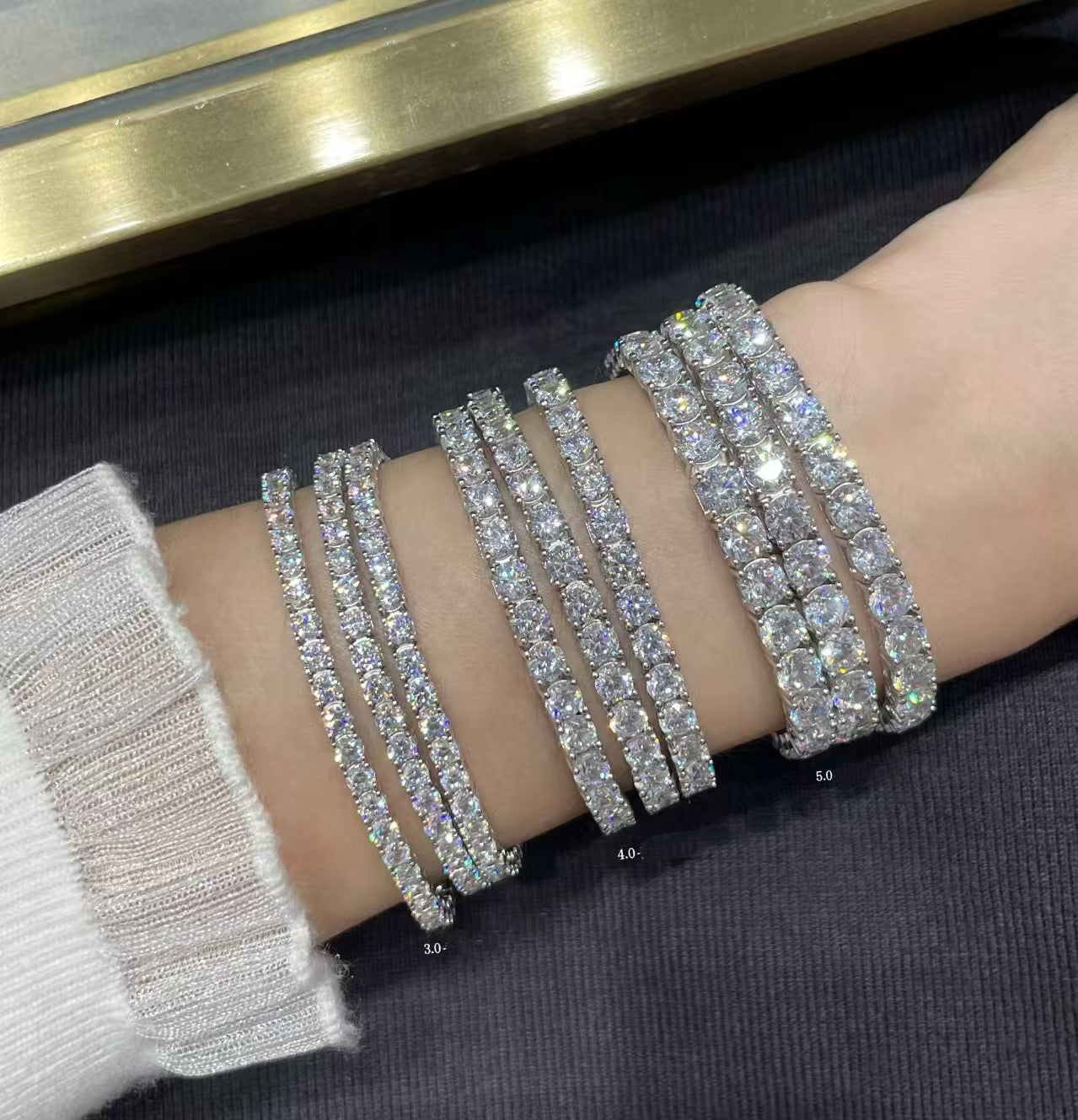 [Aura ]TENNIS BRACELET WITH FULL DIAMOND SETTING