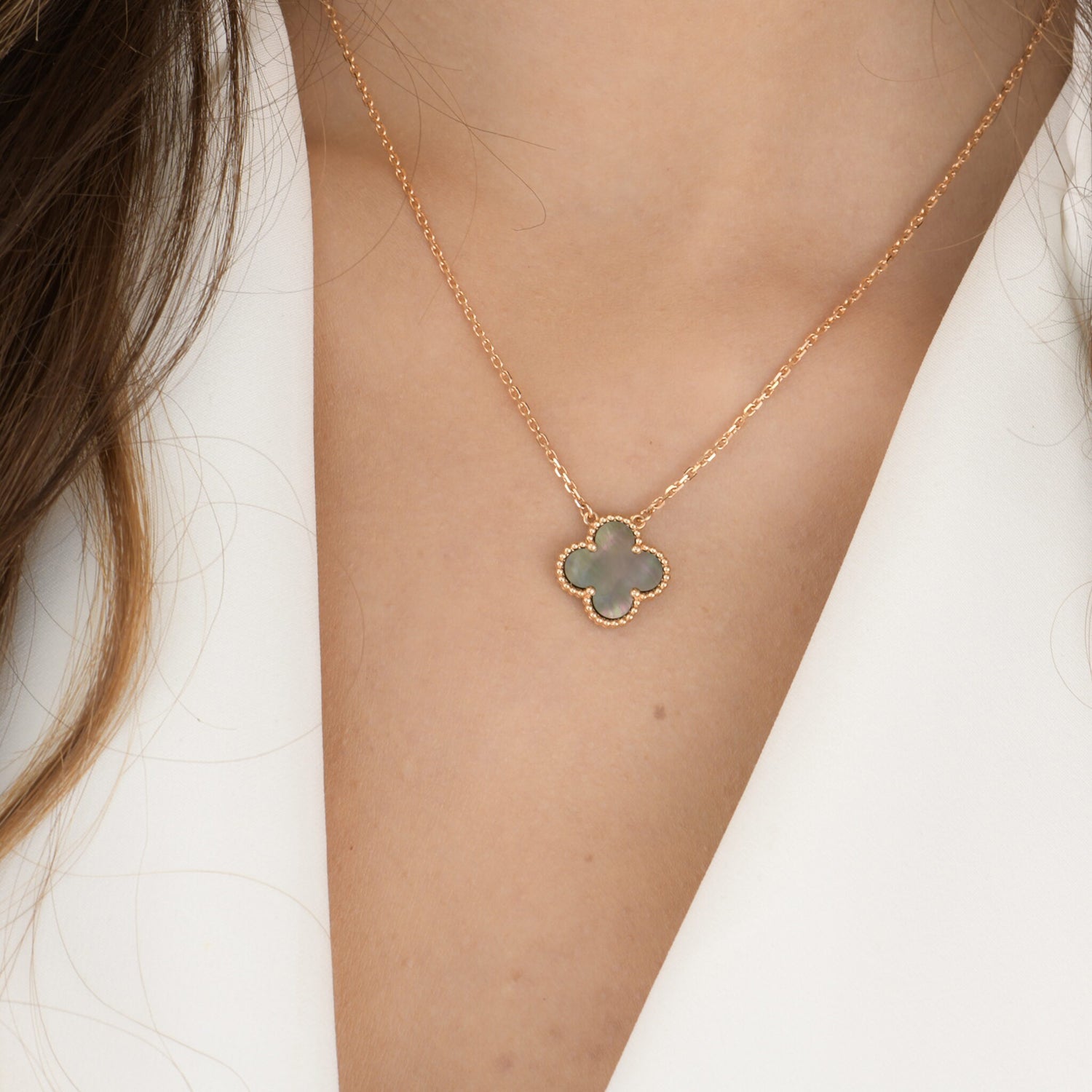 Aura CLOVER 15MM  GRAY MOTHER OF PEARL NECKLACE