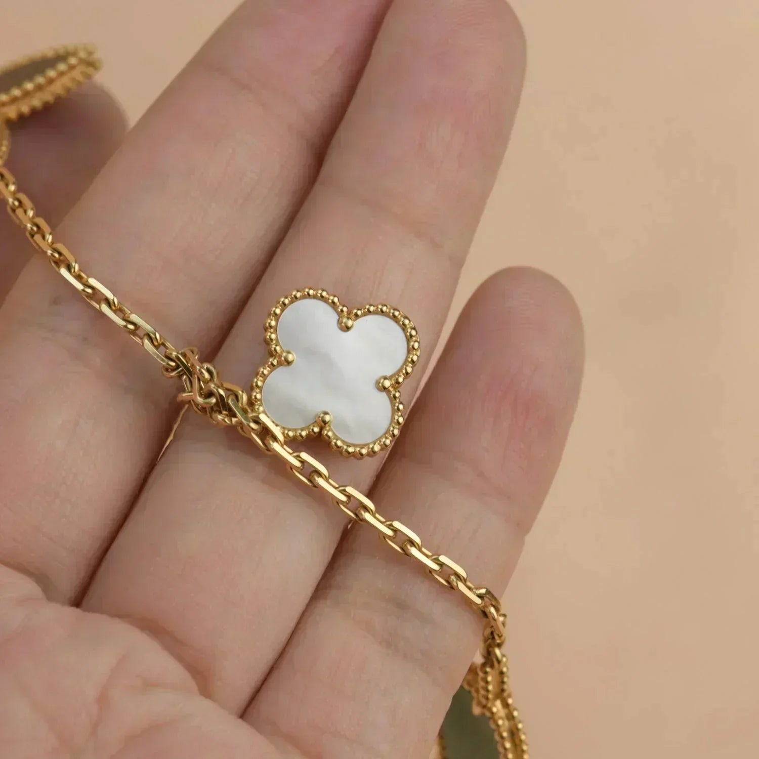 Aura LUCKY SPRING 5 MOTIF GOLD BRACELET