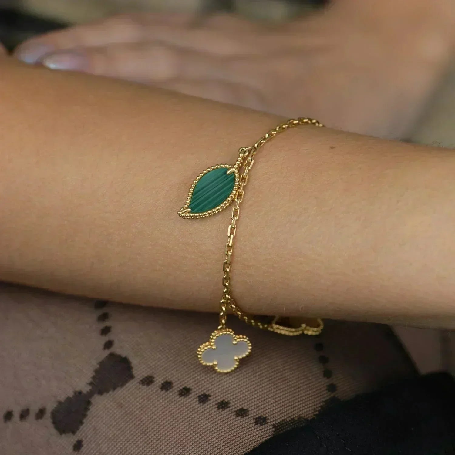 Aura LUCKY SPRING 5 MOTIF GOLD BRACELET