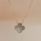 Aura CLOVER 15MM GRAUE PERLMUTT-HALSKETTE