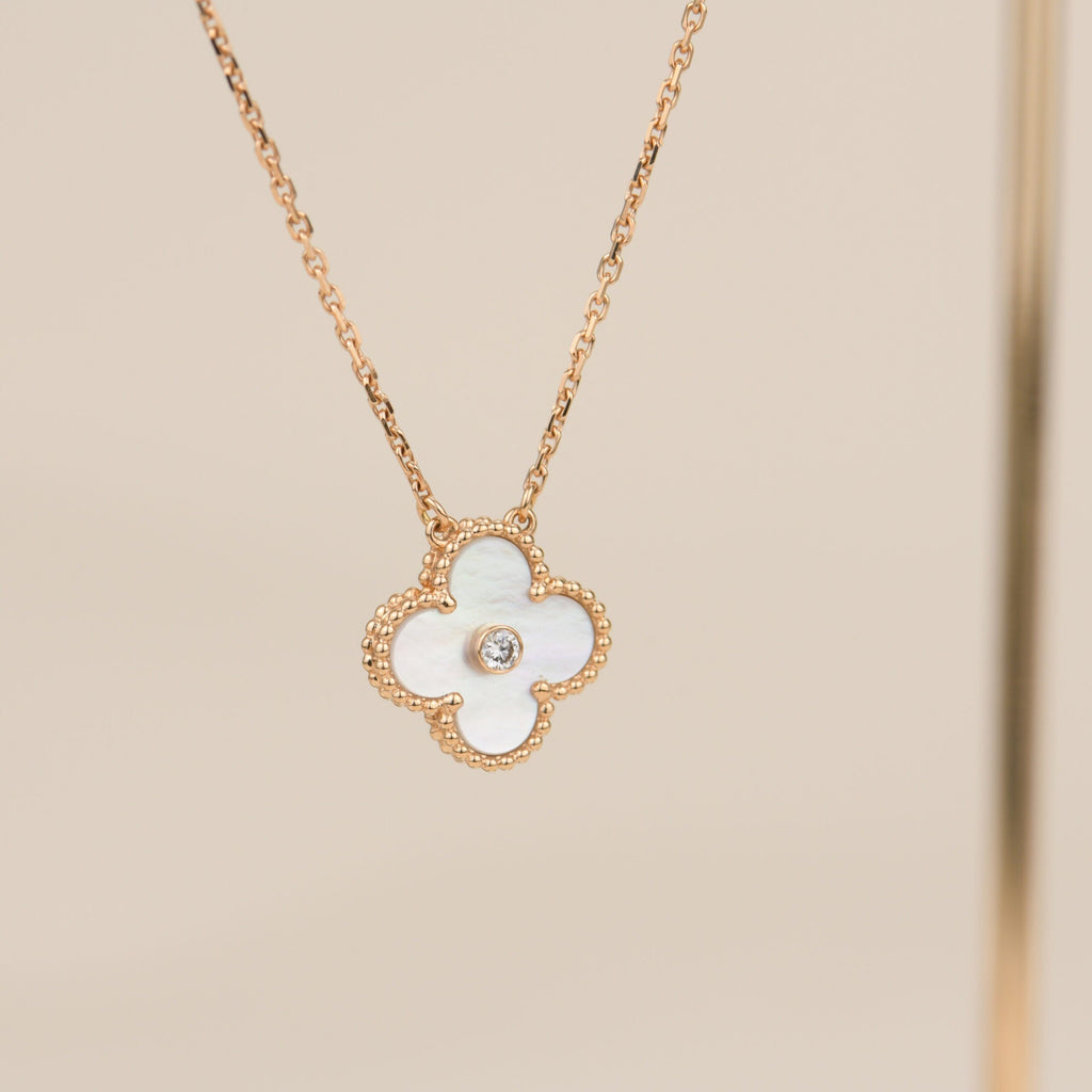 Aura CLOVER 15MM DIAMOND WHITE FRITILLARIA NECKLACE
