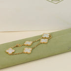 [Aura ]Neue CLOVER WHITE PEARL MOP 5 MOTIV ARMBAND-KOLLEKTION