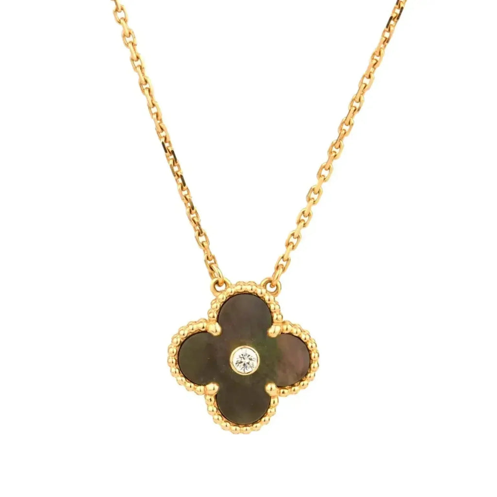 Aura CLOVER 15MM HALSKE TTEDIAMANTEN UND PERLMUTT-ANHÄNGER IN GRAU