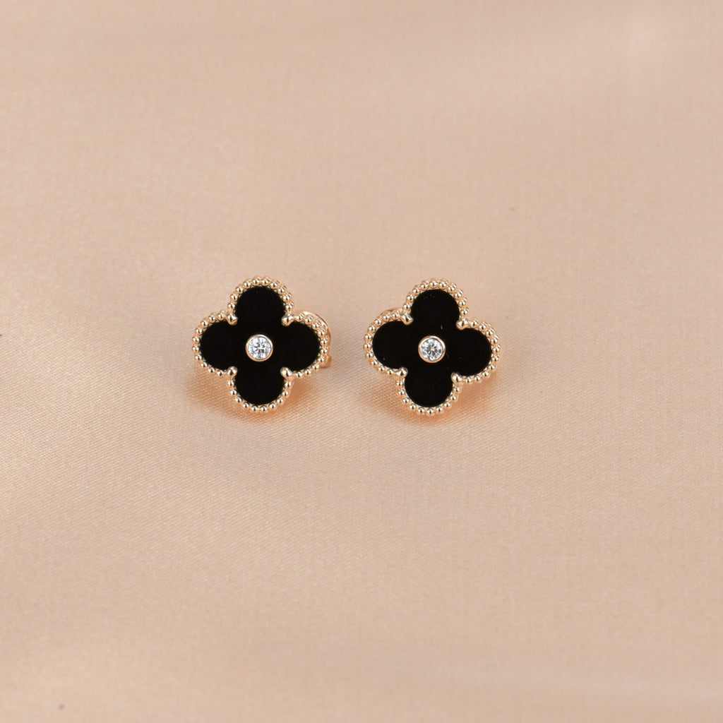 Aura CLOVER MEDIUM 1 MOTIFS ONYX DIAMOND EARRINGS