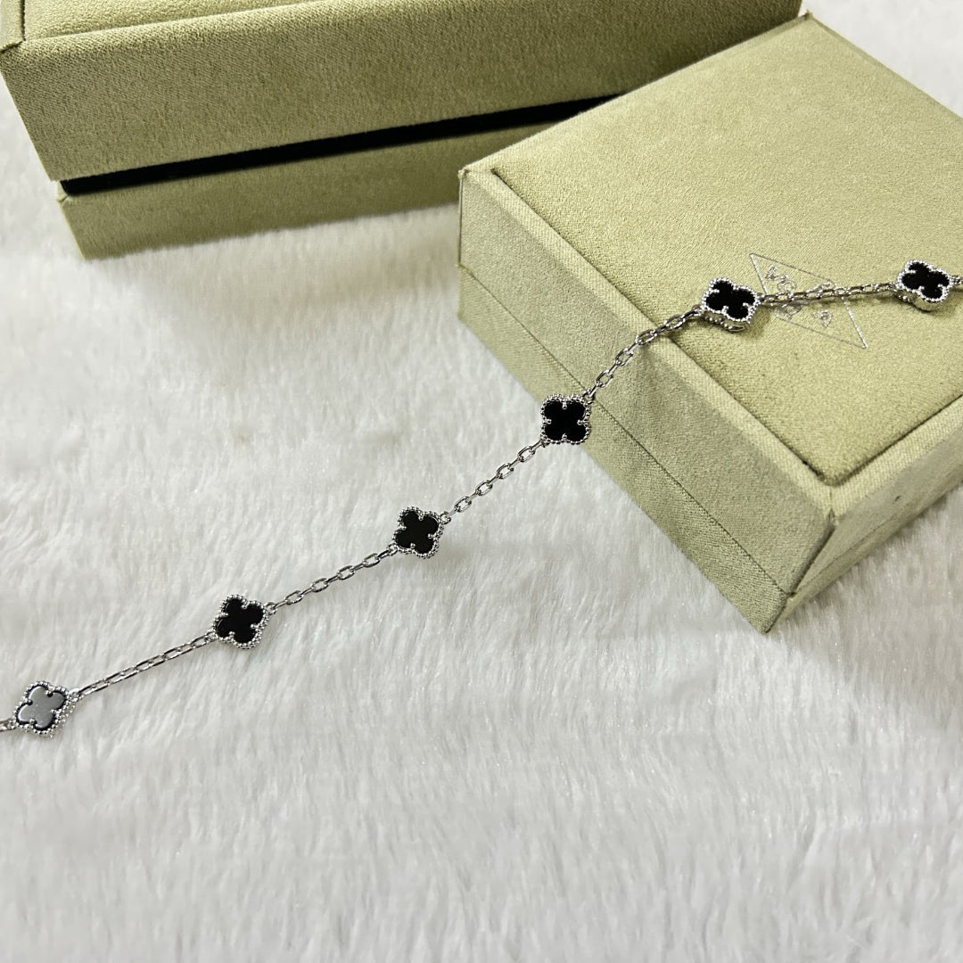 [Aura ]CLOVER 6 MOTIF  ONYXS BRACELET