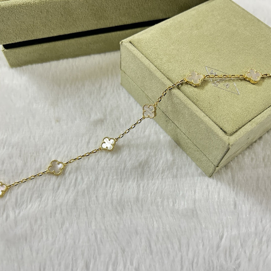[Aura ]CLOVER 6 MOTIF WHITE MOP BRACELET