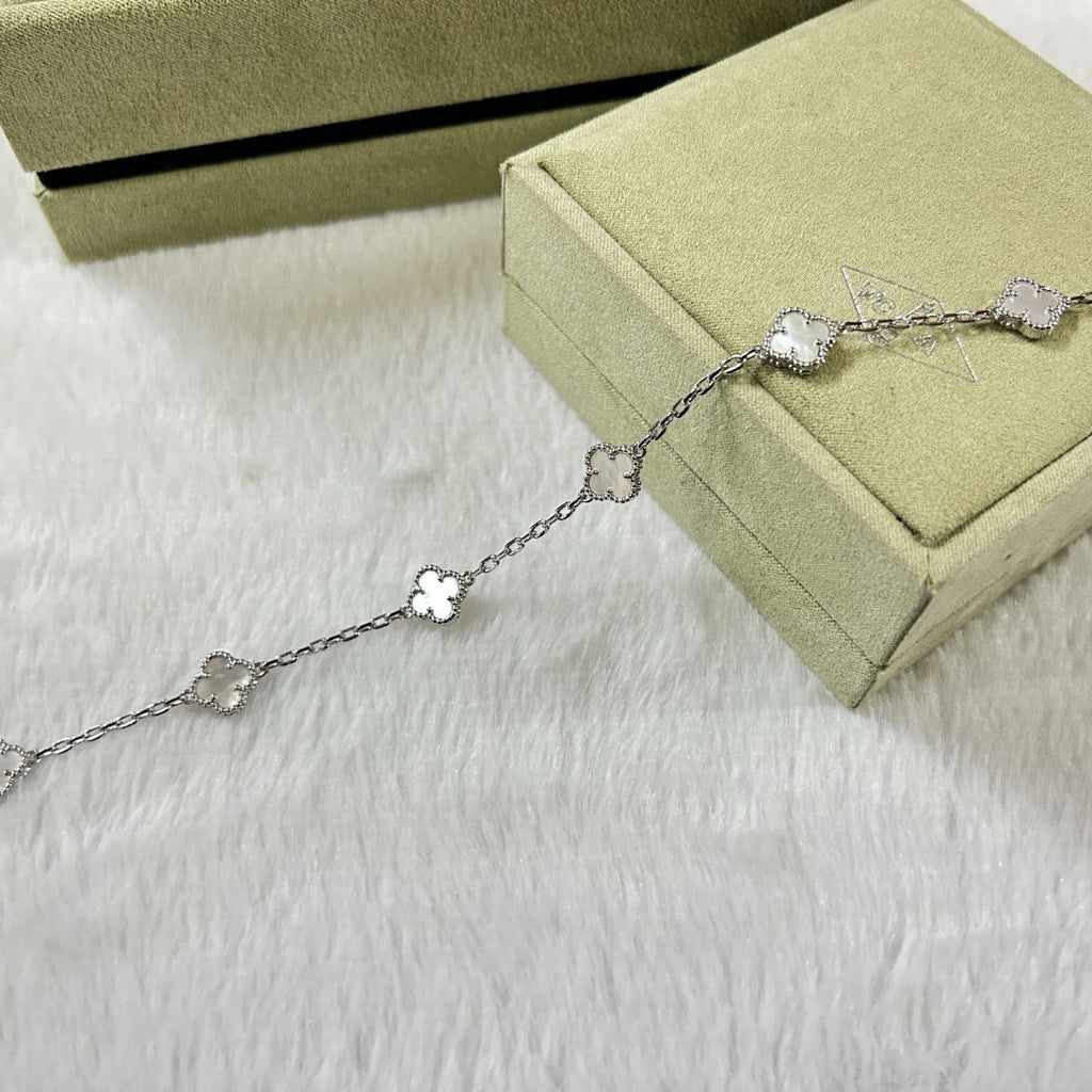 [Aura ]CLOVER 6 MOTIF WHITE MOP BRACELET