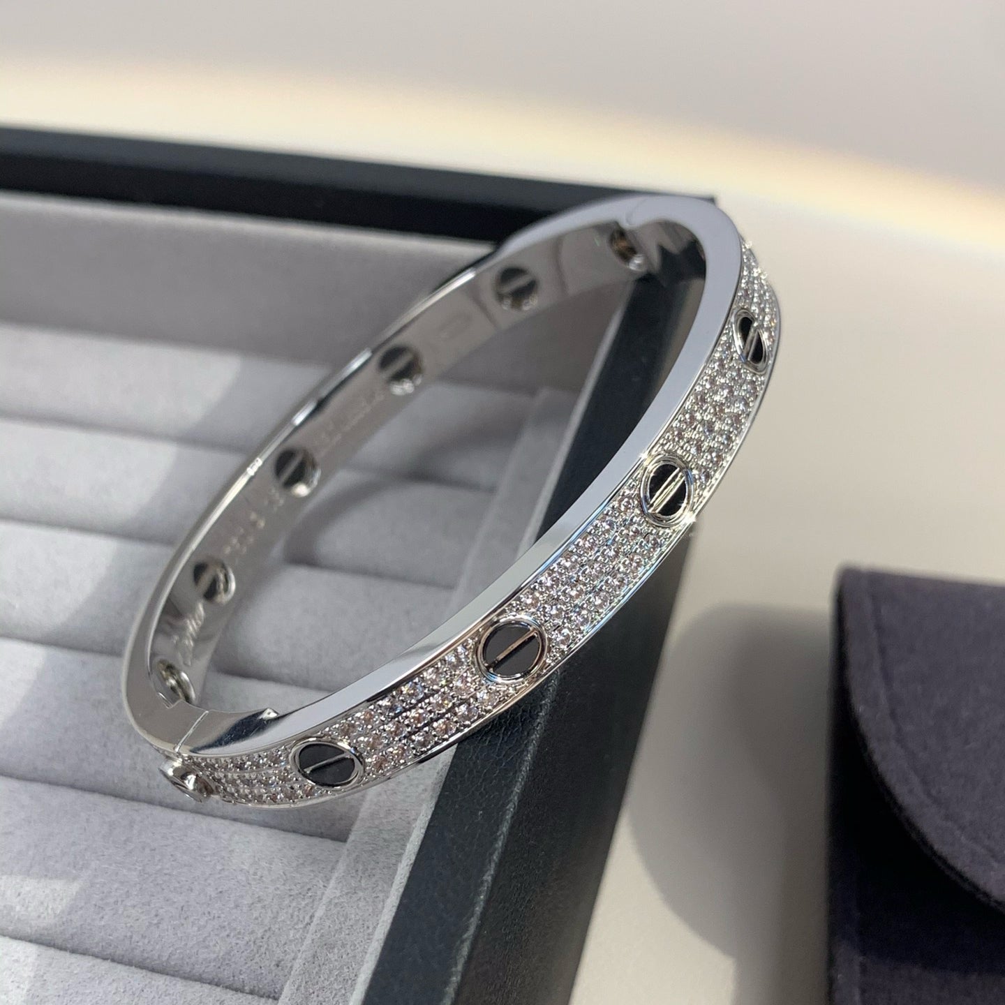 Aura LOVE BRACELET 6.1MM DIAMOND-PAVED CERAMIC