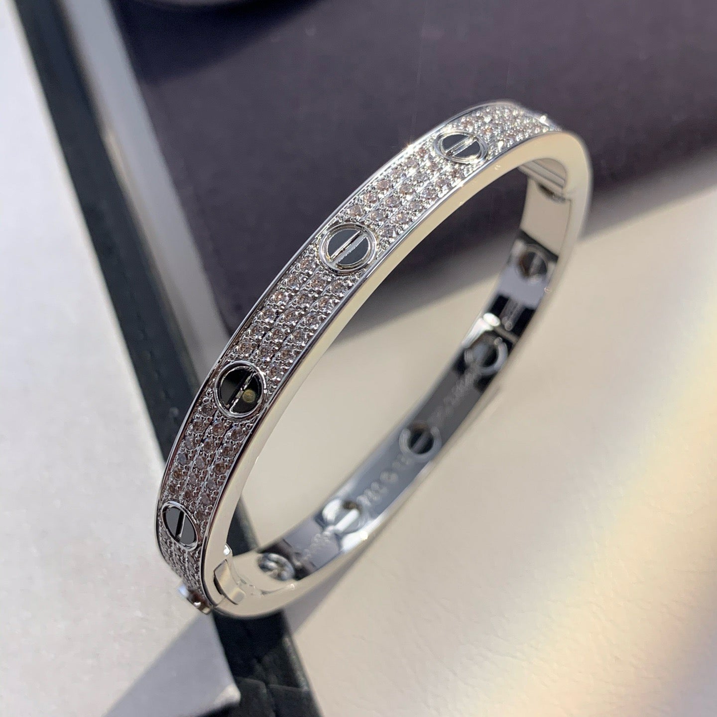 Aura LOVE BRACELET 6.1MM DIAMOND-PAVED CERAMIC