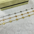 ```json
{
  "product": "bracelet",
  "brand": "Aura",
  "name": "New CLOVER 6 MOTIF DIAMOND BRACELET"
}
```