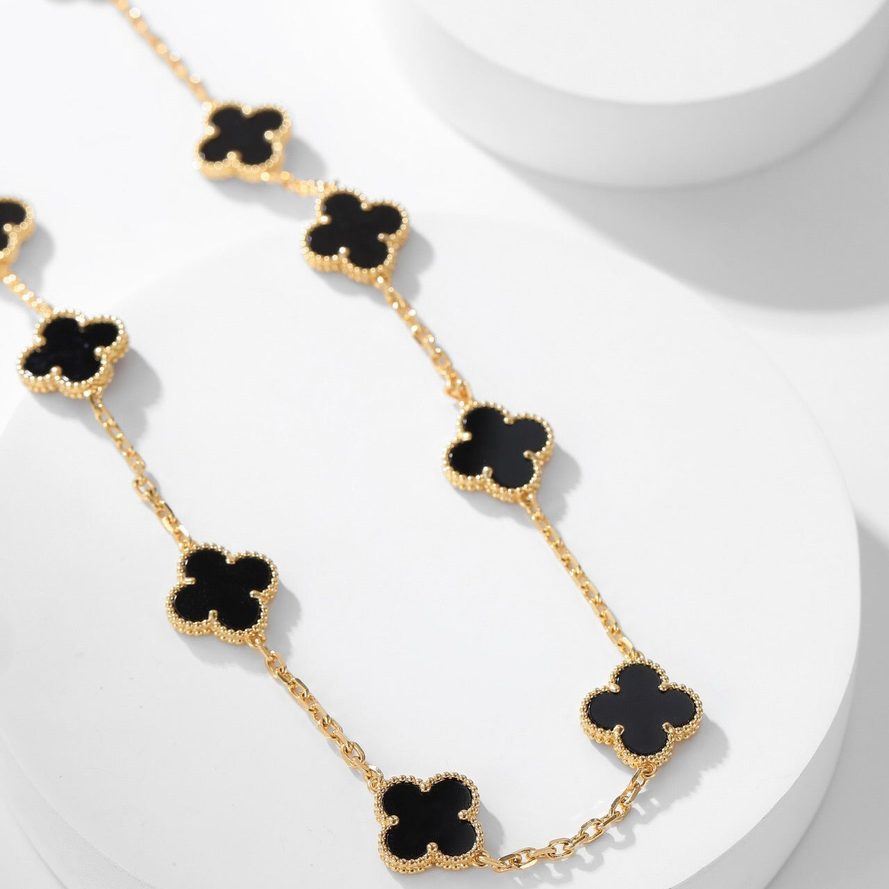 Aura CLOVER 10 MOTIFS ONYX NECKLACE