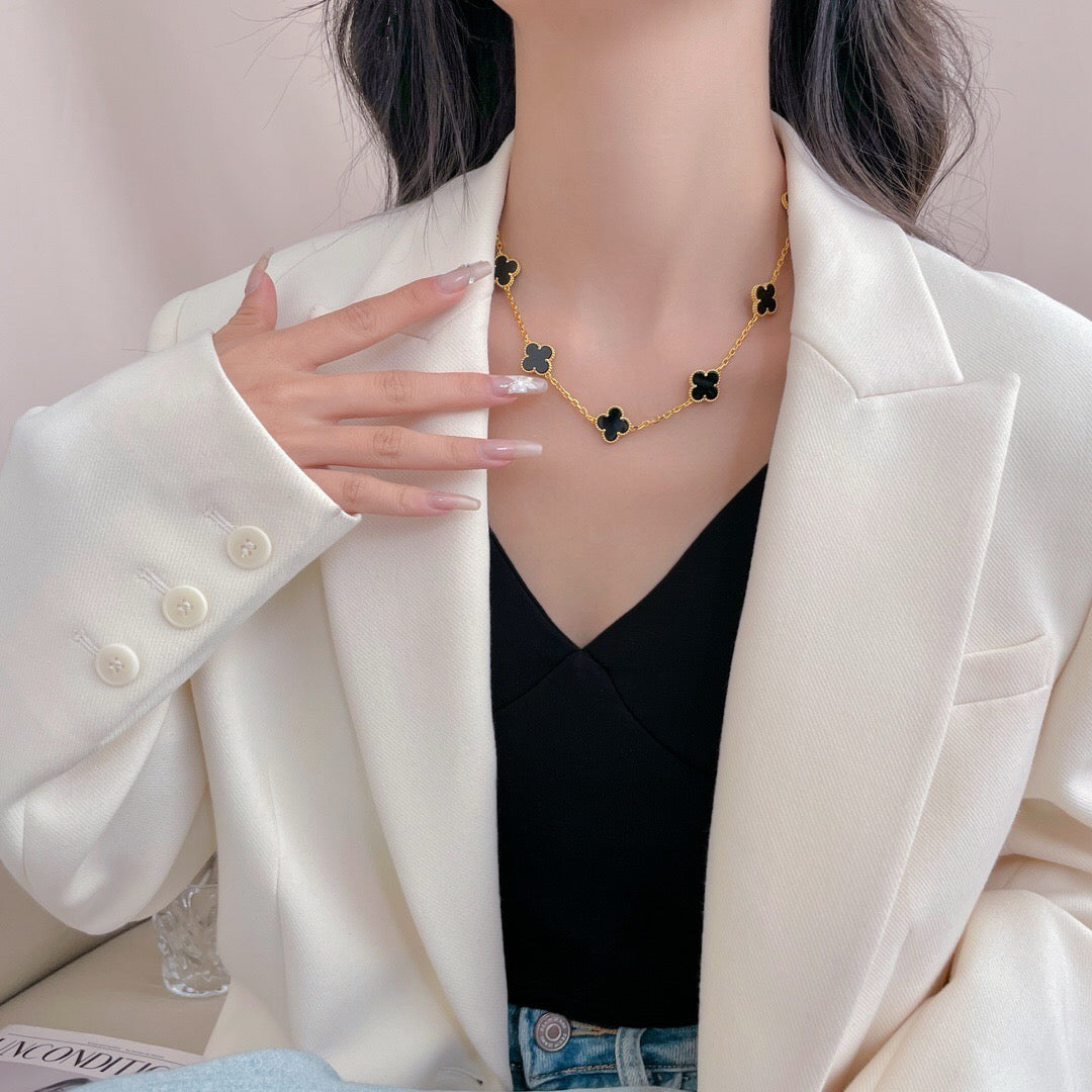 Aura CLOVER 10 MOTIFS ONYX NECKLACE