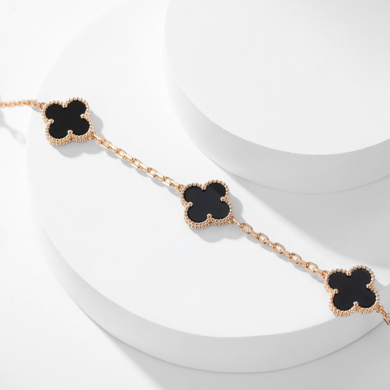 Aura CLOVER 10 MOTIFS ONYX NECKLACE
