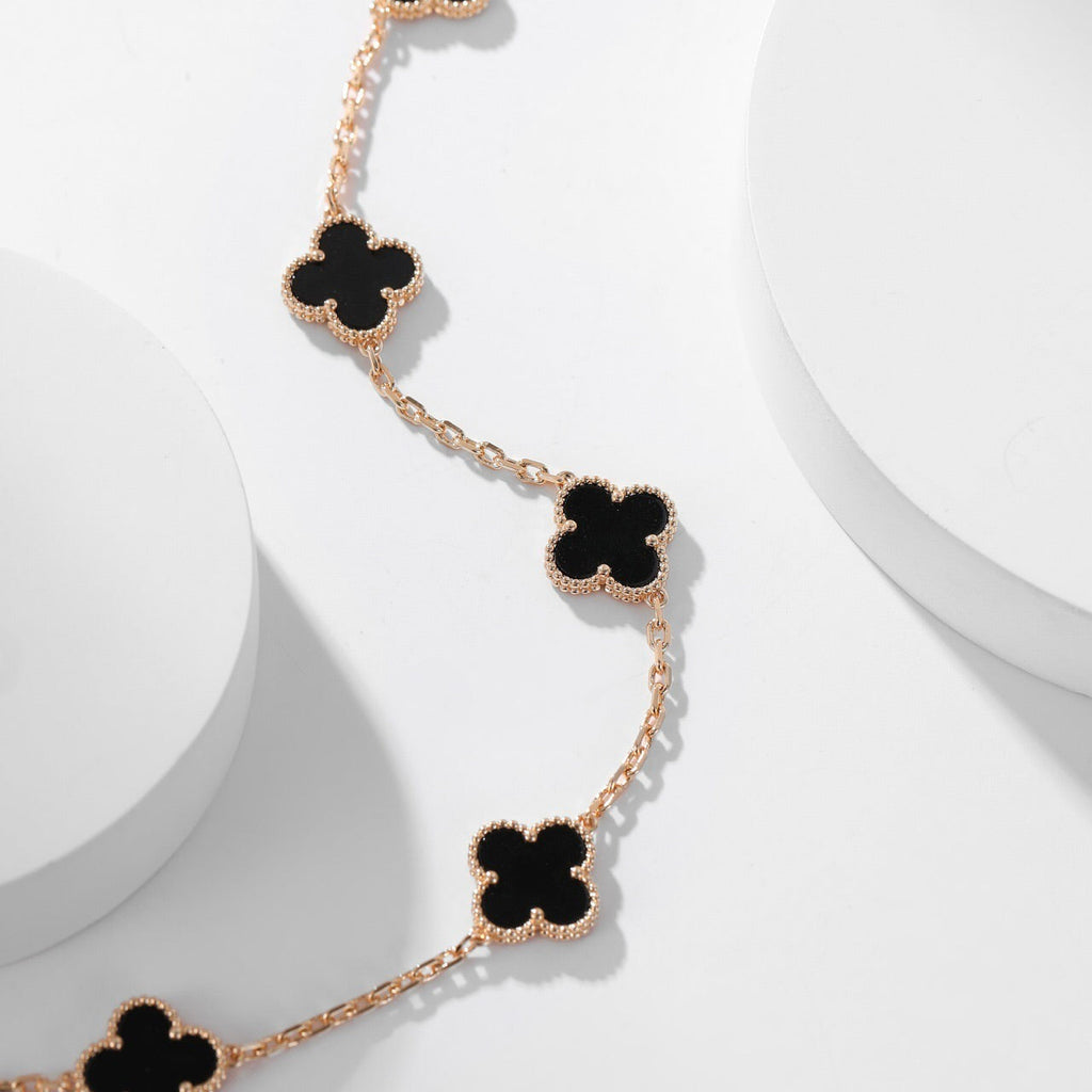 Aura CLOVER 10 MOTIFS ONYX NECKLACE