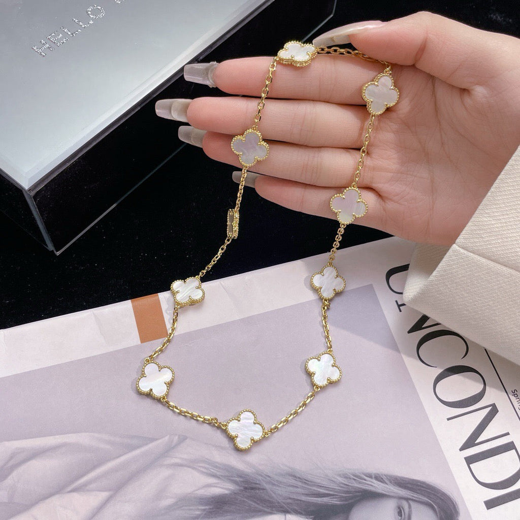 Aura CLOVER 10 MOTIFS WHITE MOTHER OF PEARL NECKLACE