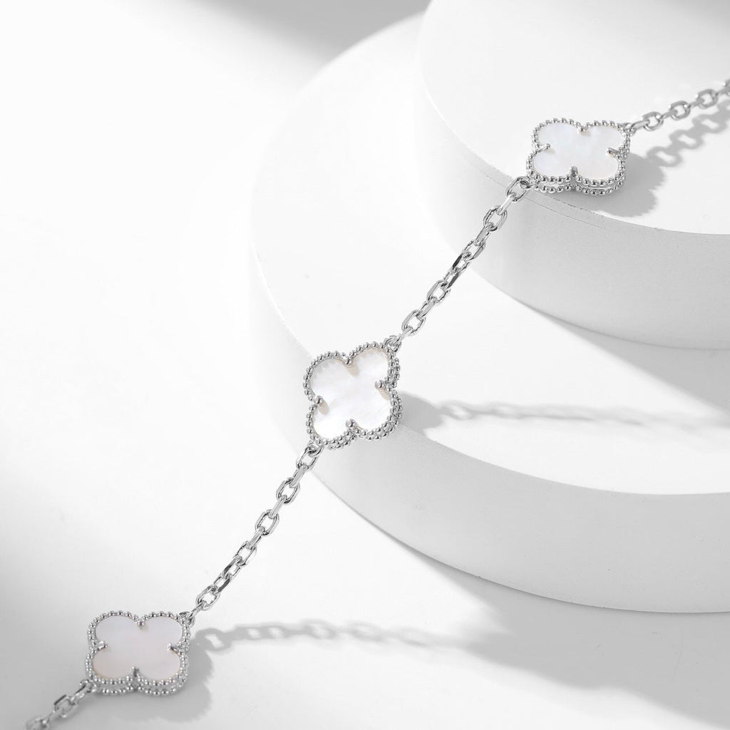 Aura CLOVER 10 MOTIFS WHITE MOTHER OF PEARL NECKLACE