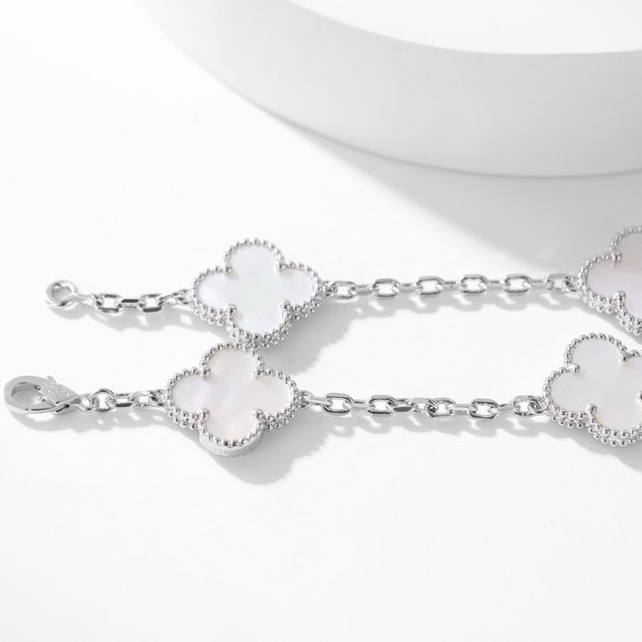 Aura CLOVER 10 MOTIFS WHITE MOTHER OF PEARL NECKLACE