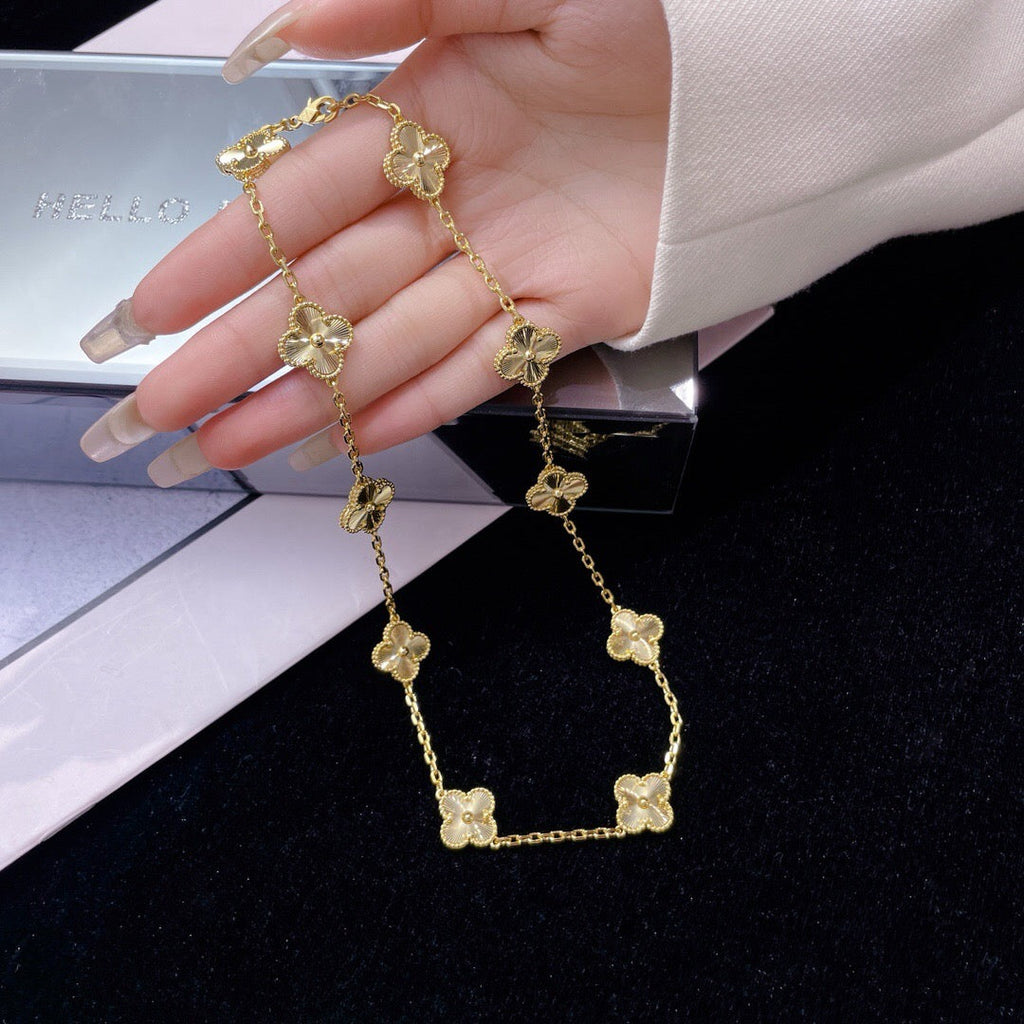 Aura CLOVER 10 MOTIFS LASER NECKLACE