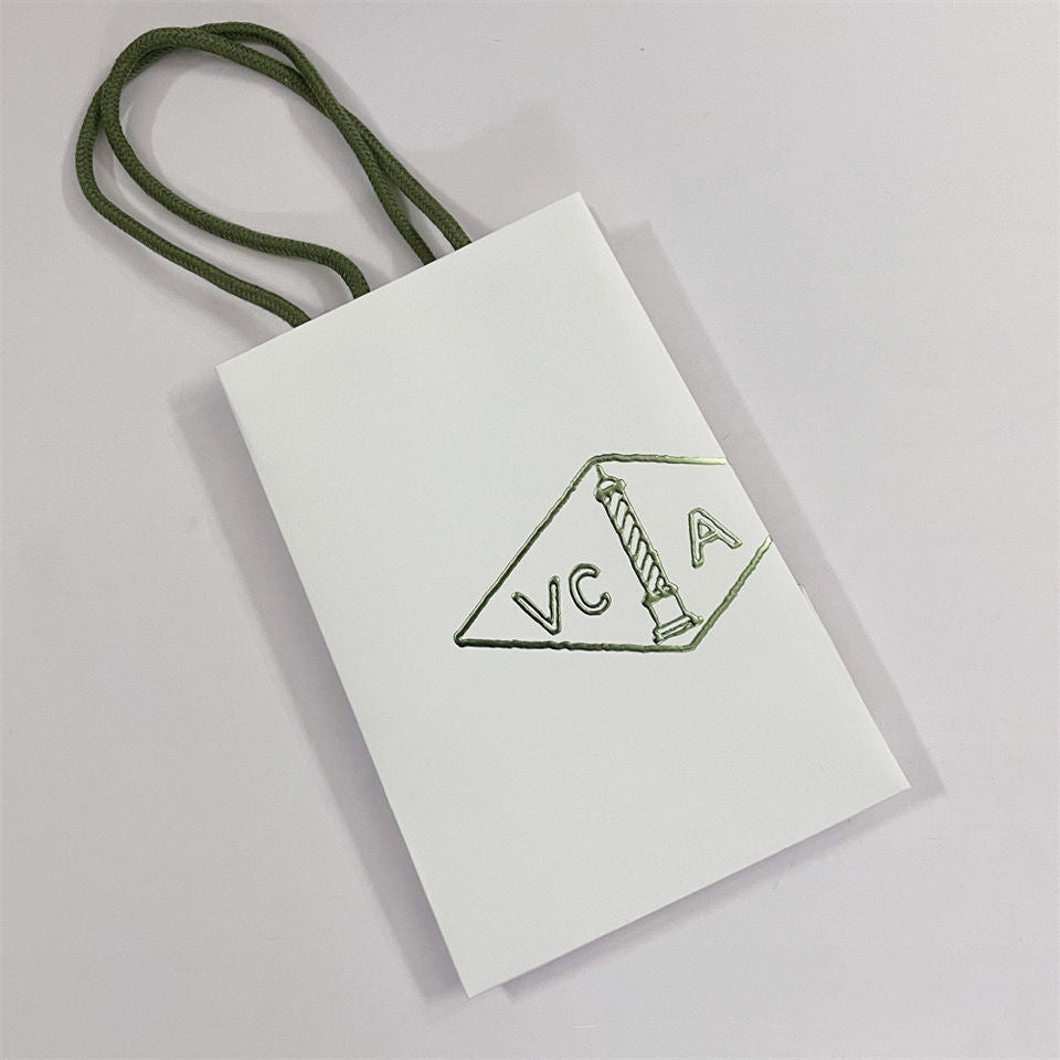 Aura VA CLOVER BRACELET NECKLACE RING BOX GIFT BAG