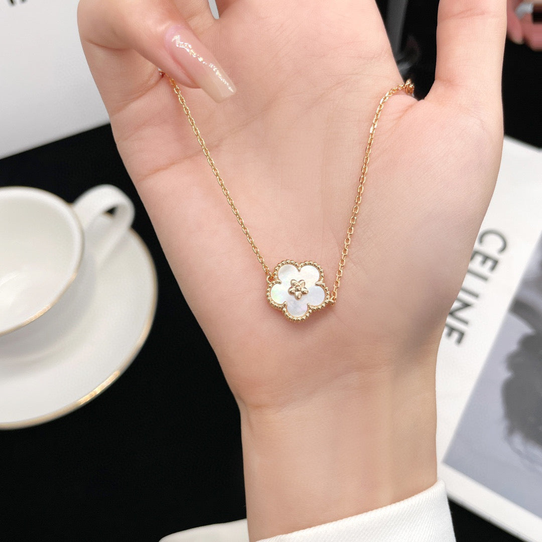 Aura LUCKY WHITE MOP PLUM BLOSSOM  BRACELET