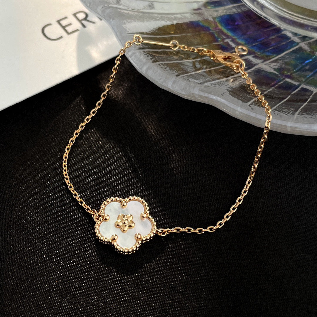 Aura LUCKY WHITE MOP PLUM BLOSSOM  BRACELET