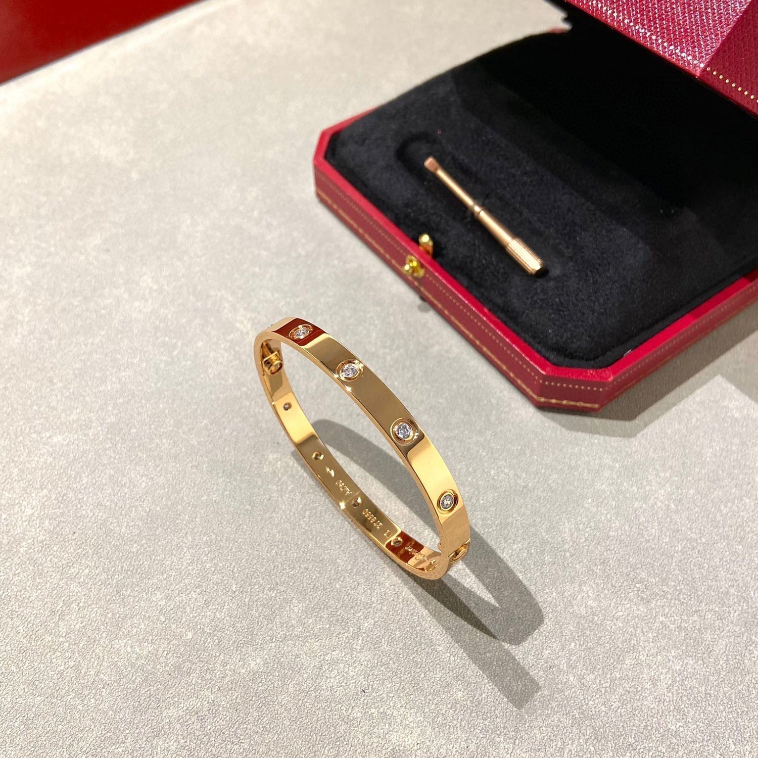 Aura LOVE BRACELET 6.1MM 10 DIAMONDS