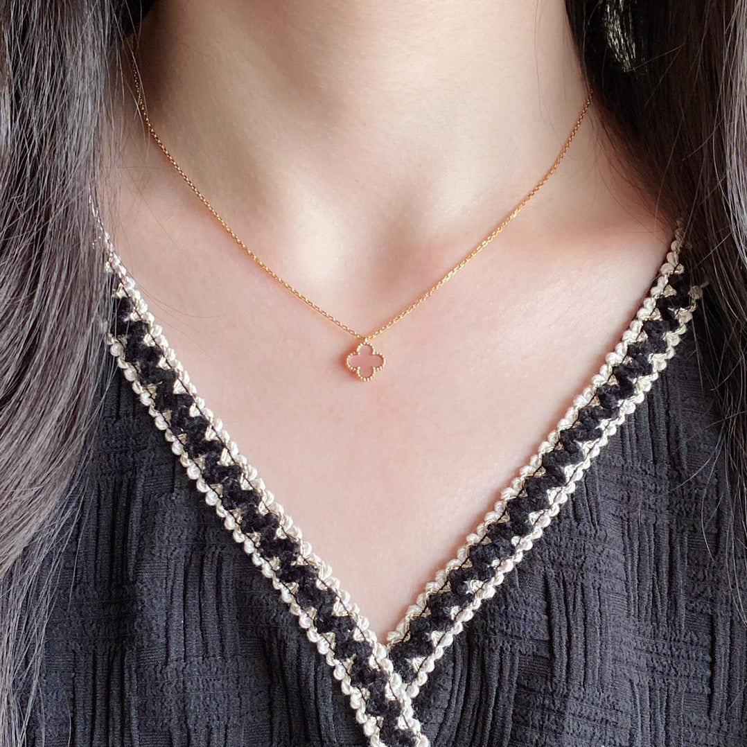 Aura CLOVER 15MM PINK MOTHER-OF-PEARL SINGLE FLOWER NECKLACE