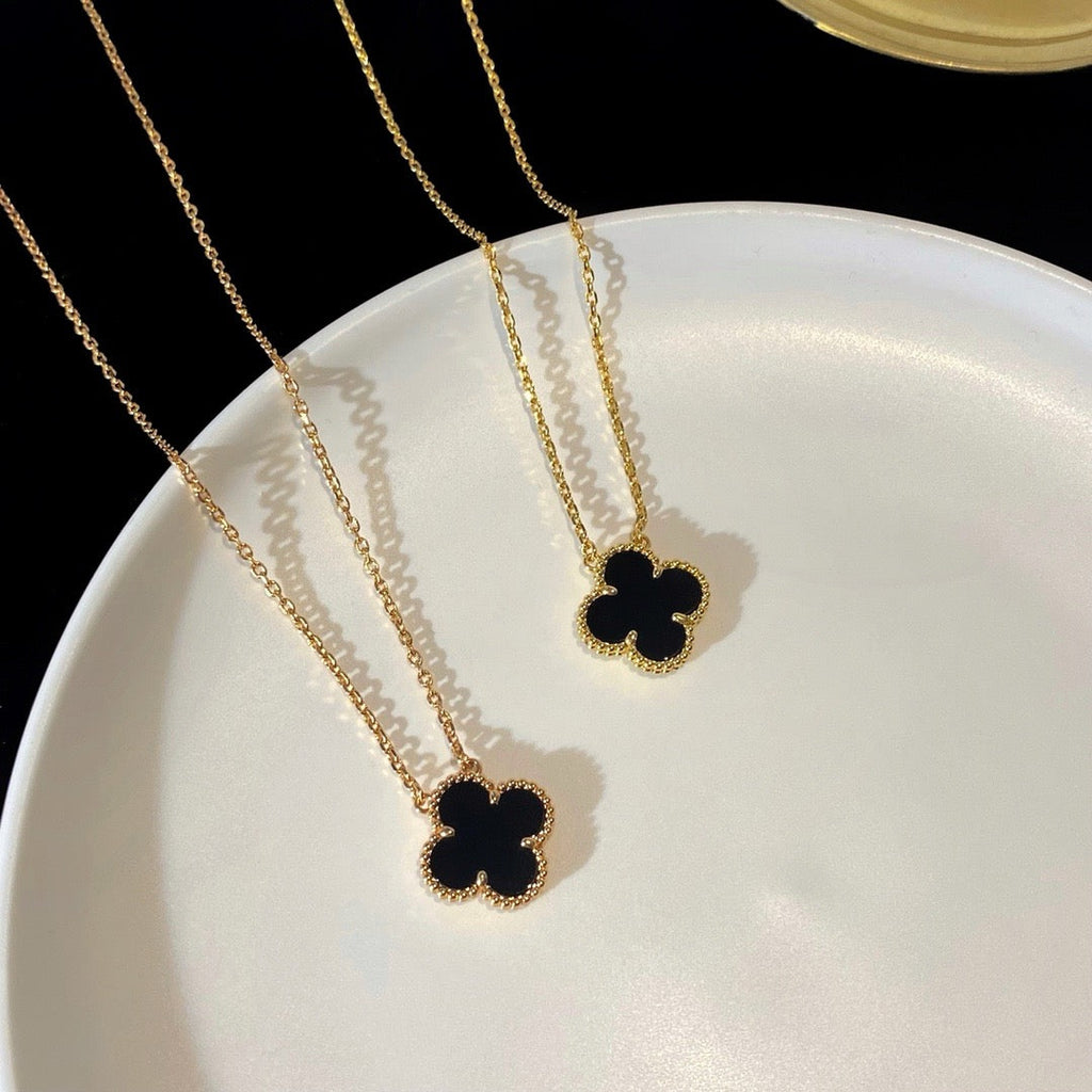 Aura CLOVER 15MM SCHWARZER ONYX EINZELBLUMEN-HALSKEtte