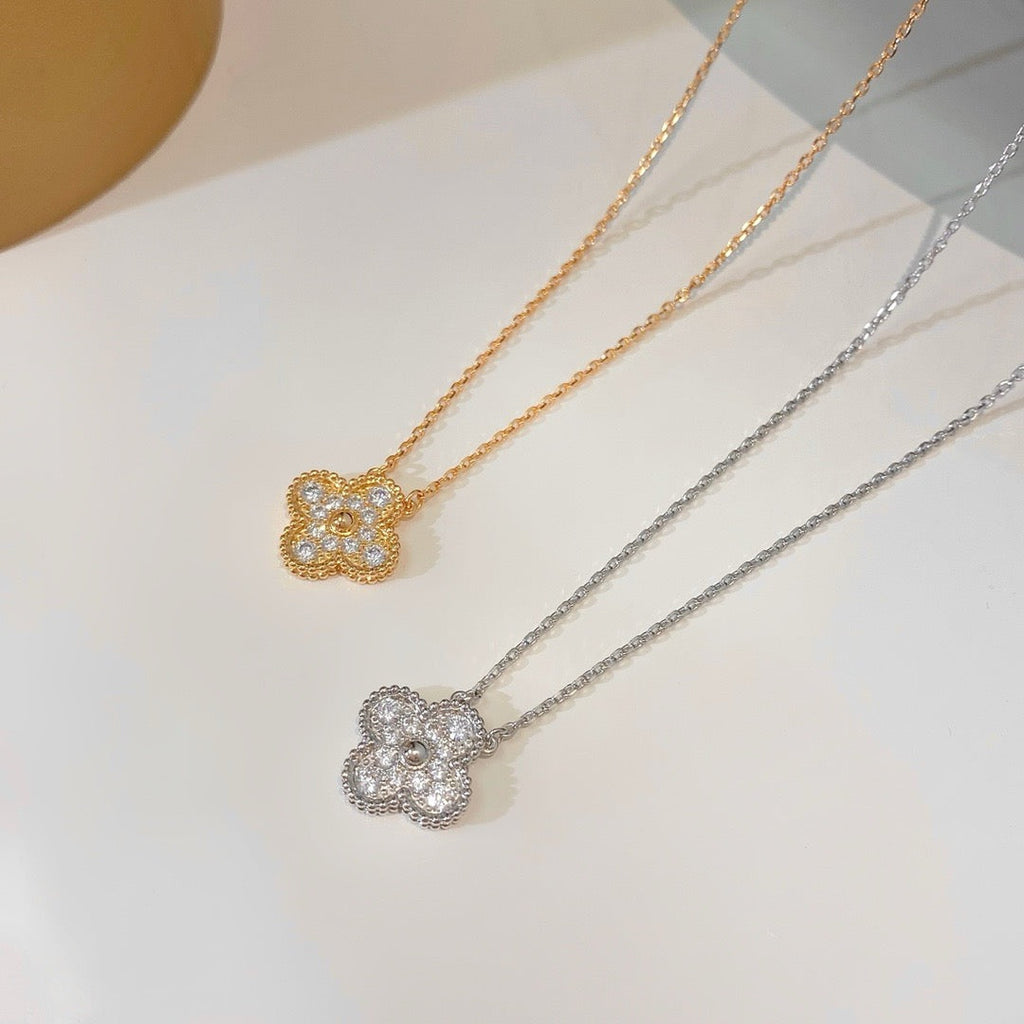 Aura CLOVER 15MM DIAMOND SINGLE FLOWER NECKLACE