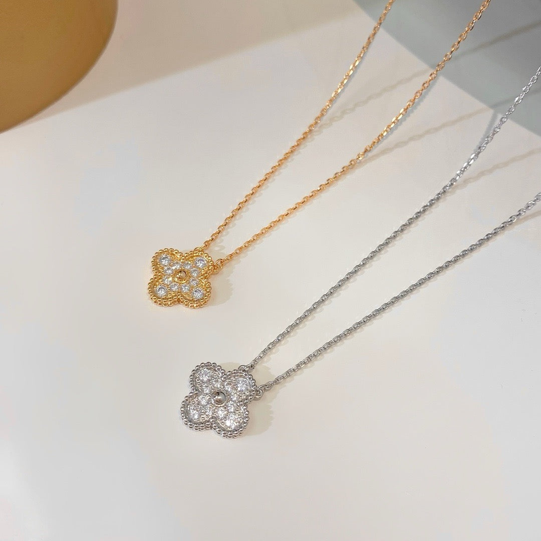 Aura CLOVER 15MM DIAMOND SINGLE FLOWER NECKLACE