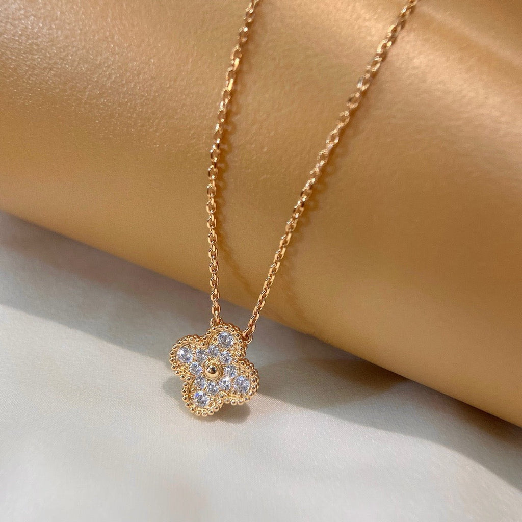 Aura CLOVER 15MM DIAMOND SINGLE FLOWER NECKLACE