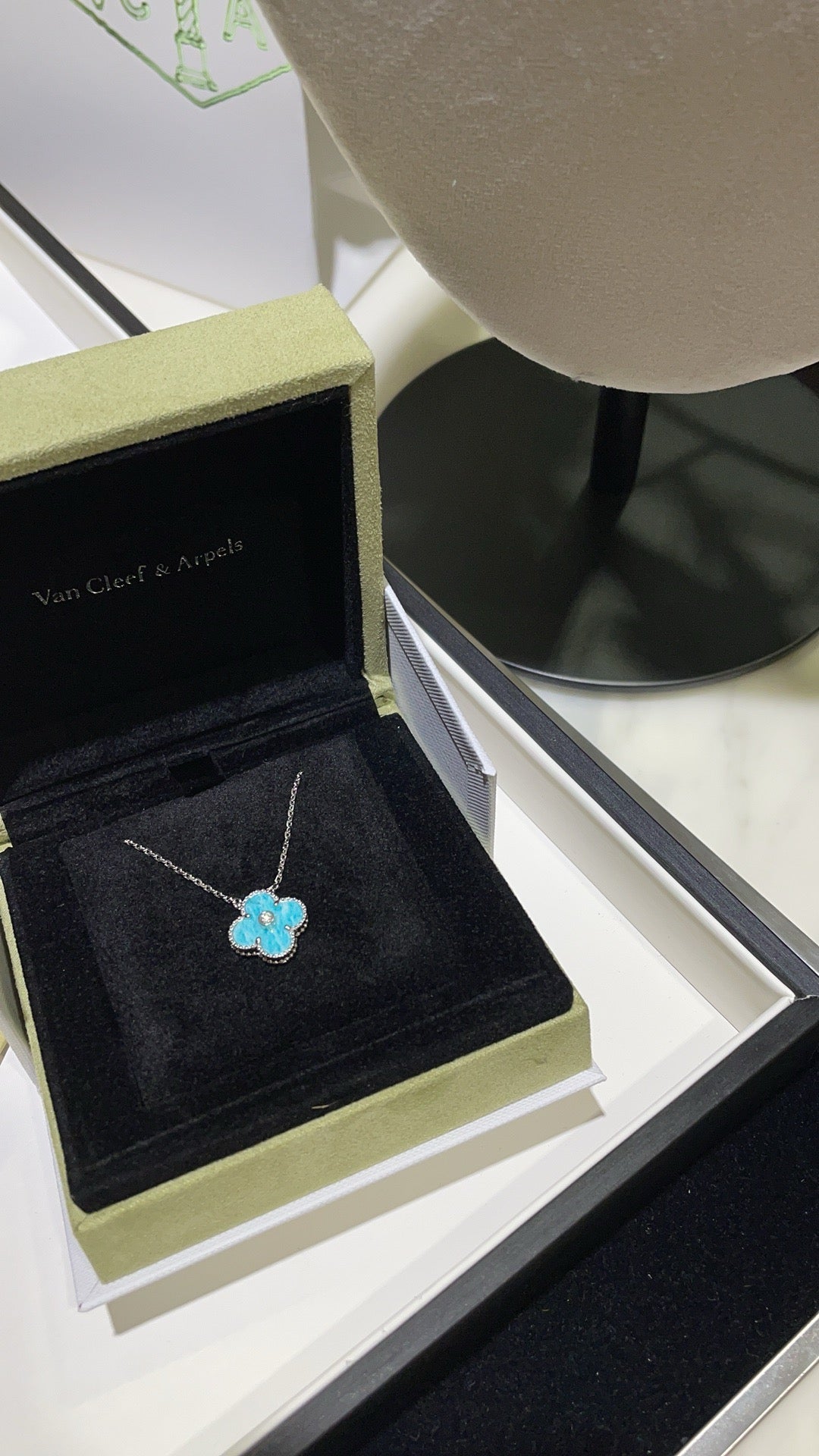 Aura CLOVER 15MM DIAMOND SVRES PORCELAIN  NECKLACE SILVER