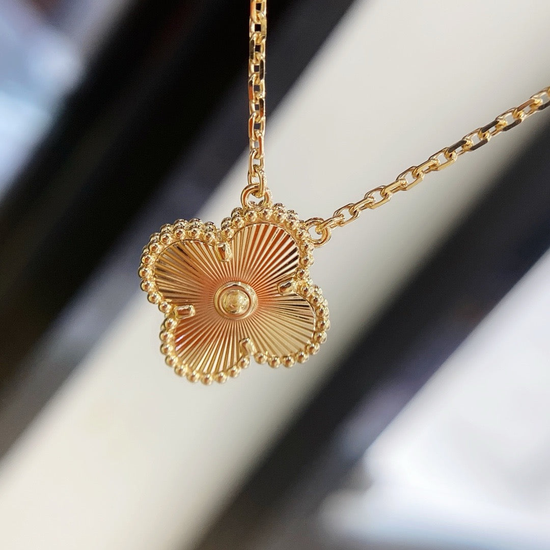 Aura CLOVER 15MM LASER NECKLACE