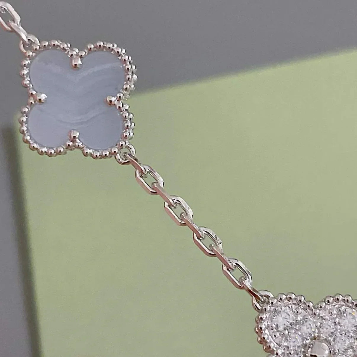 [Aura ]New  CLOVER 5 MOTIF PURPLE CHALCEDONY BRACELET COLLECTION