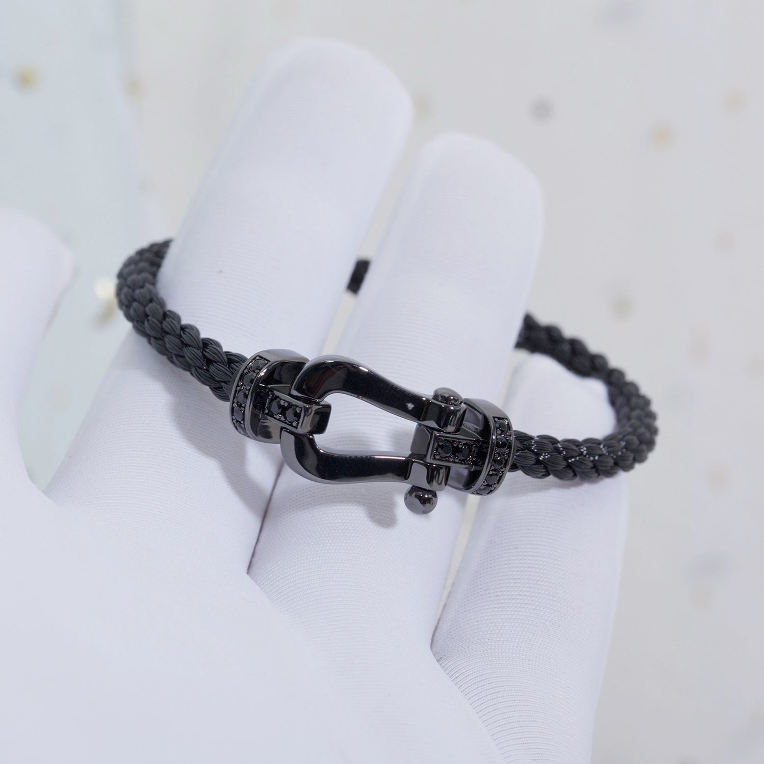 Aura FORCE LARGE SERIES HUFEISEN SCHWARZES SAMURAI ARMBAND