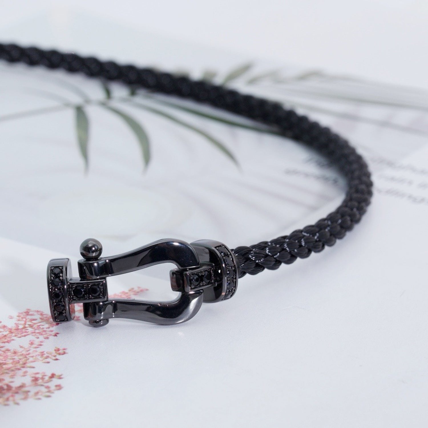 Aura FORCE LARGE SERIES HUFEISEN SCHWARZES SAMURAI ARMBAND