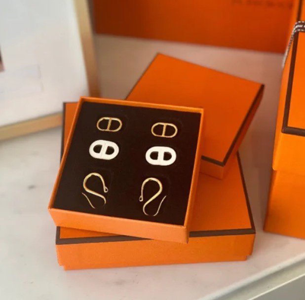 Aura HM O'MAILLON GOLD EARRINGS