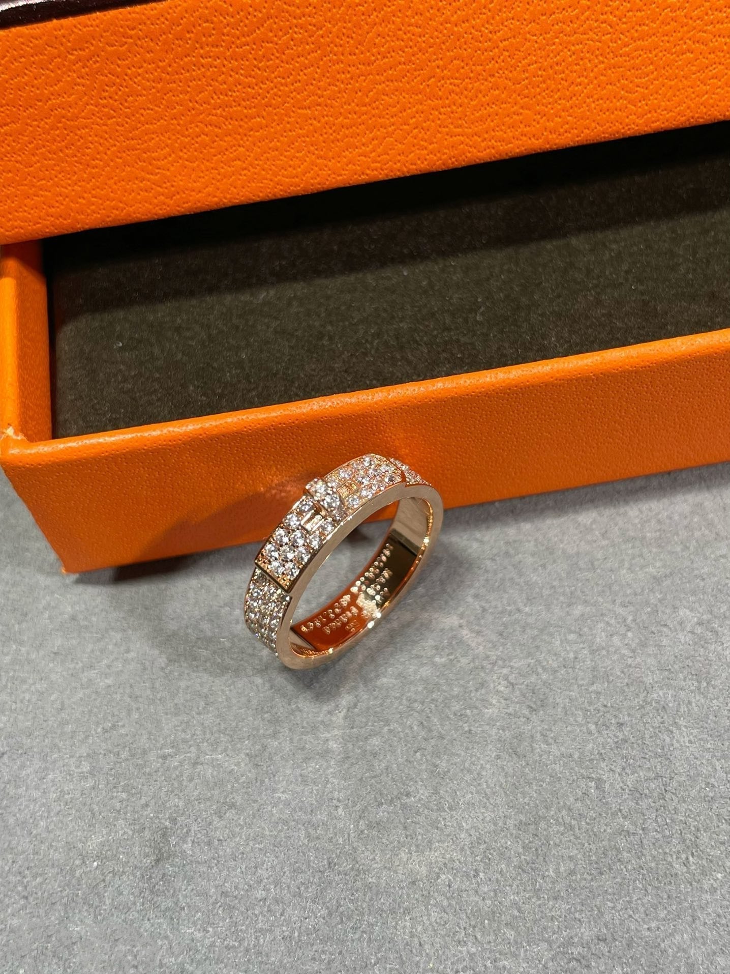 Aura KELLY PINK GOLD DIAMOND RING