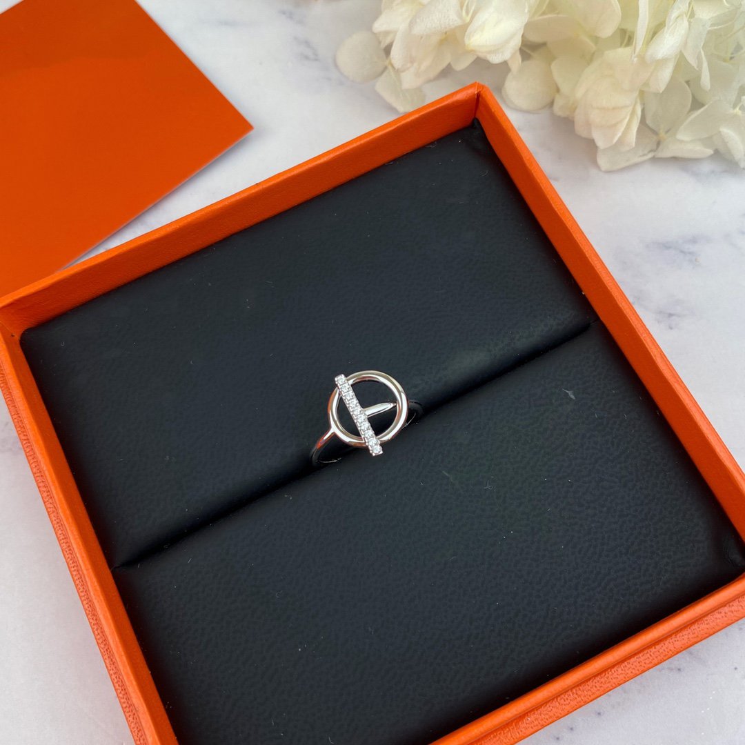 Aura ECHAPPEE RING DIAMOND