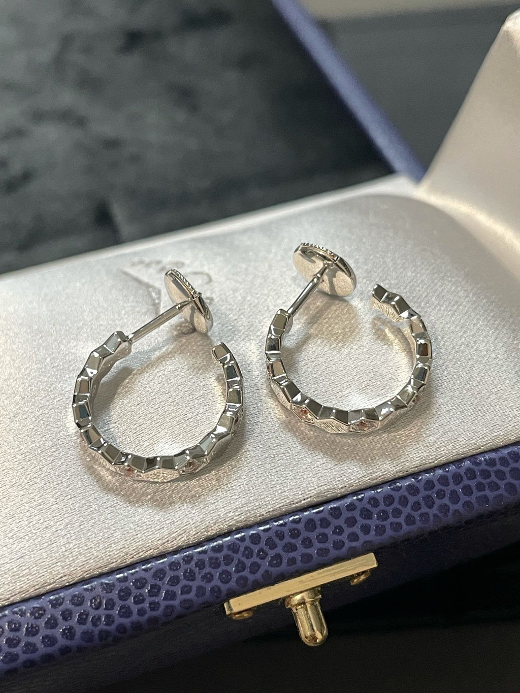 Aura BEE LOVE Earrings Silver