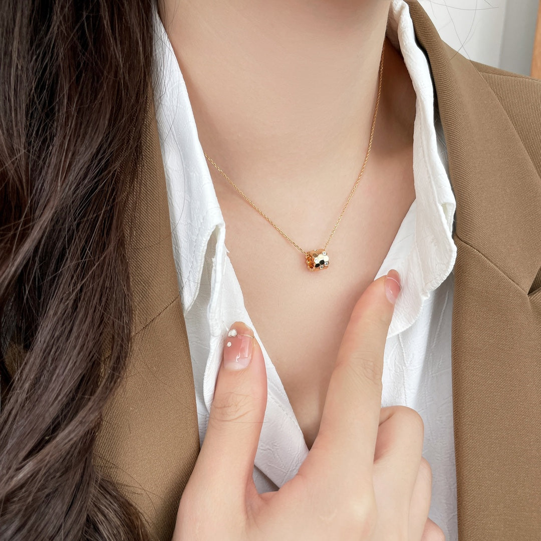 Aura BEE MINI PEDANT DIAMOND NECKLACE