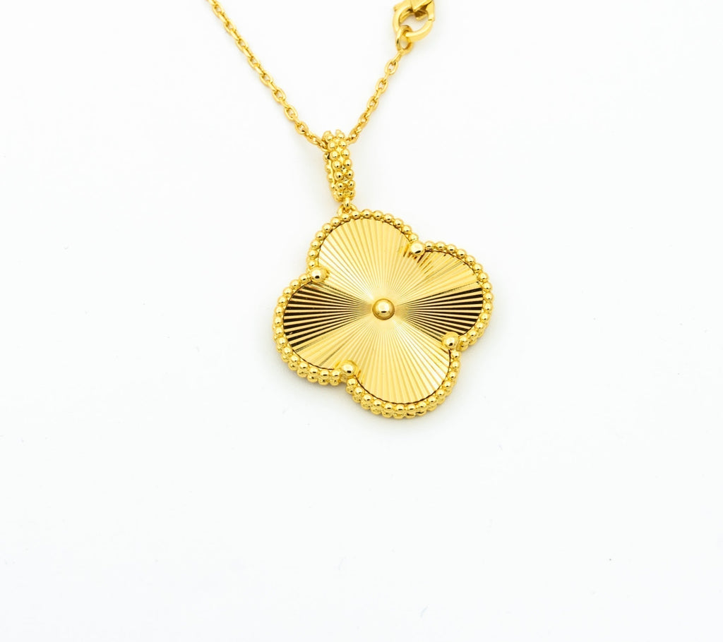 Aura CLOVER 25MM PEDANT NECKLACE GOLD